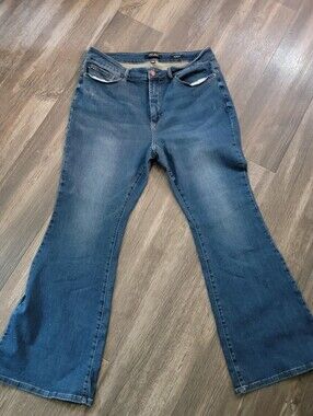 Judy Blue Medium Wash Flare Jeans